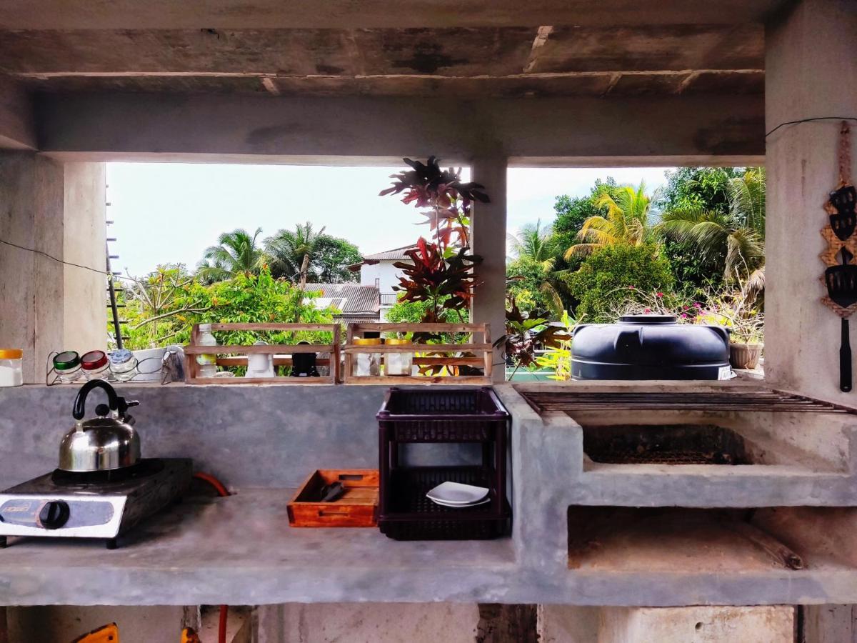 ヒッカドゥワ Mandara Rest Bed & Breakfast エクステリア 写真